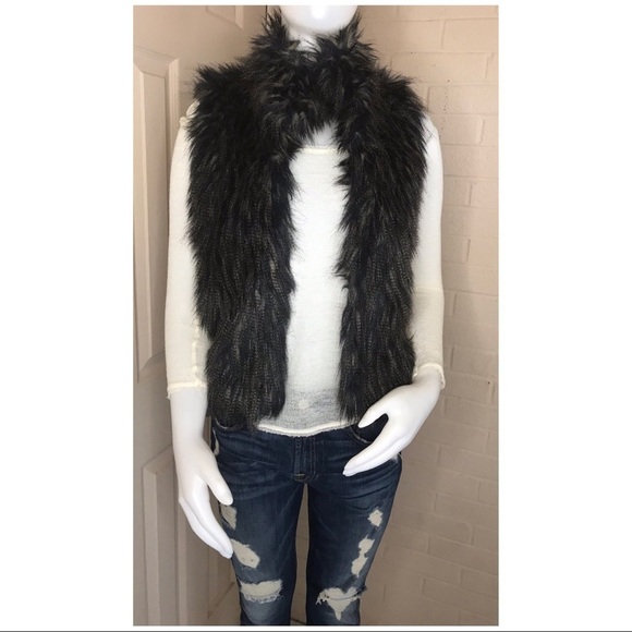 Aqua Black Faux Fur Shaggy Vest Size Medium - Picture 5 of 8